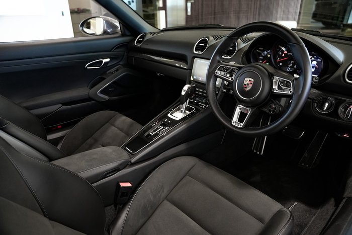 2023 Porsche 718 Boxster S