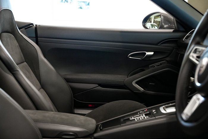 2023 Porsche 718 Boxster S