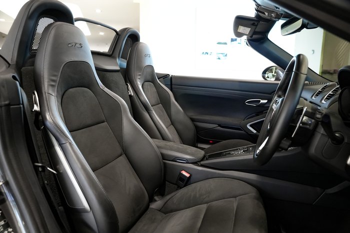 2023 Porsche 718 Boxster S