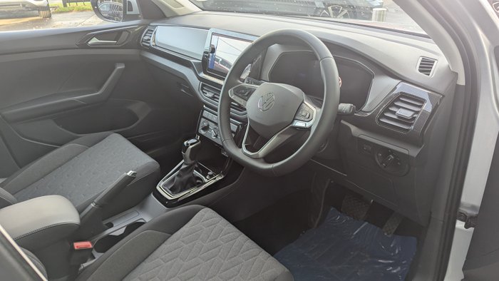 2024 VOLKSWAGEN T-CROSS LIFE