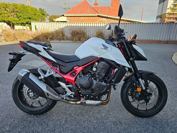 2025 Honda  CB750 Hornet White