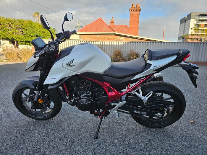 2025 Honda  CB750 Hornet White