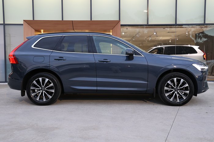 2022 Volvo XC60 Plus B5