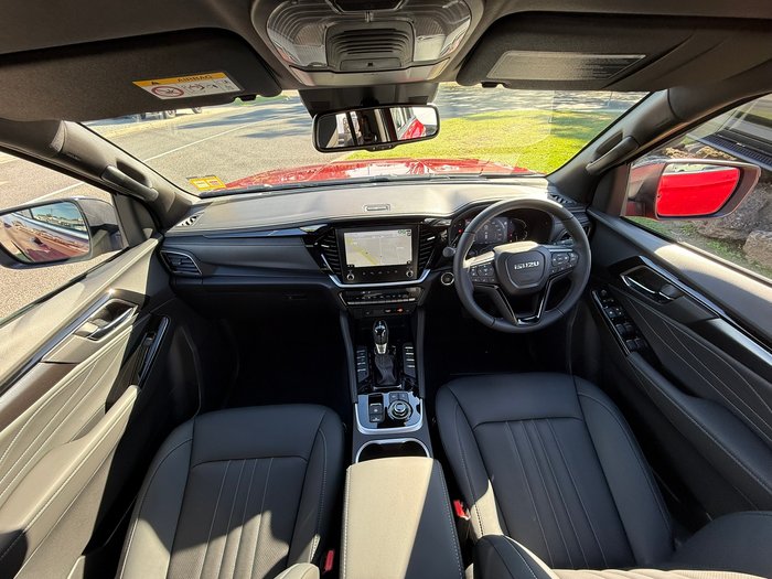 2026 Isuzu MU-X LS-T