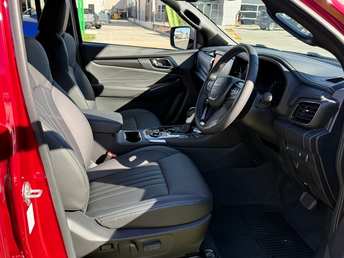 2026 Isuzu MU-X LS-T