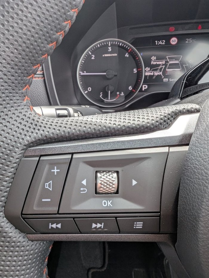 2025 NISSAN NAVARA PRO-4X