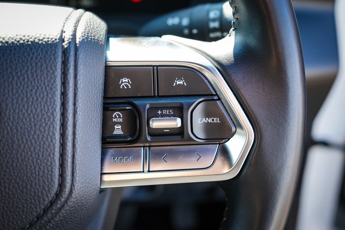 2025 Toyota LANDCRUISER GXL
