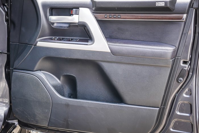 2018 Toyota LANDCRUISER Sahara