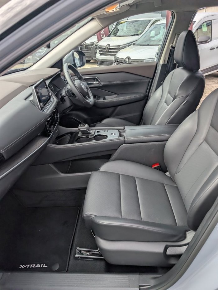 2024 NISSAN X-TRAIL ST-L