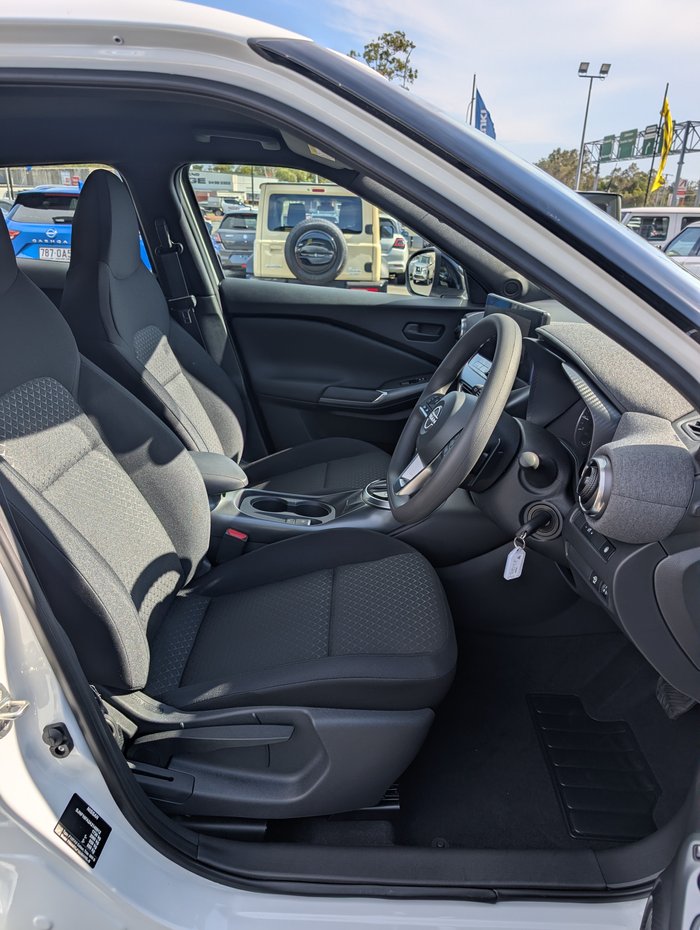 2025 NISSAN JUKE ST+