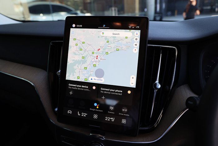 2025 Volvo XC60 Plus T8 Plug-In Hybrid Dark