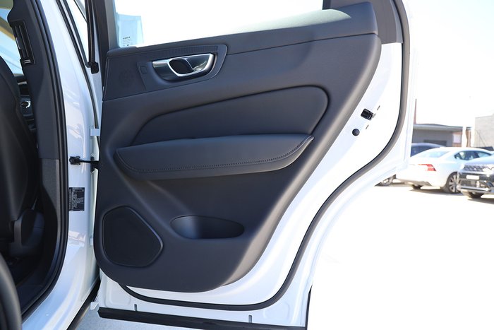 2025 Volvo XC60 Plus T8 Plug-In Hybrid Dark