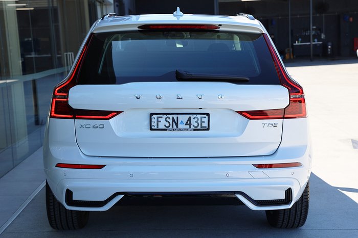 2025 Volvo XC60 Plus T8 Plug-In Hybrid Dark