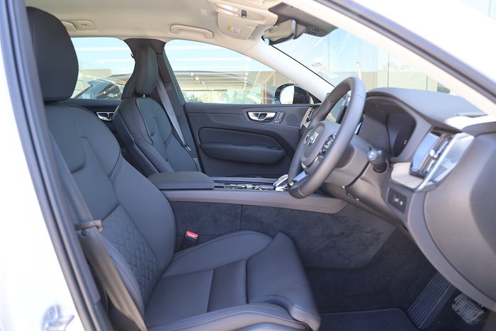 2025 Volvo XC60 Plus T8 Plug-In Hybrid Dark