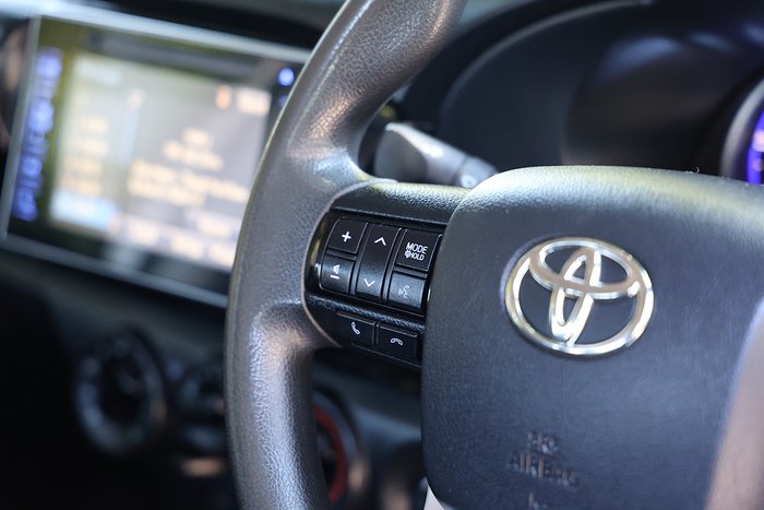 2019 Toyota Hilux SR