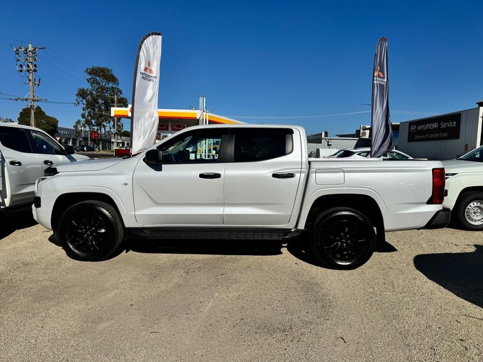 2025 MITSUBISHI Triton GLX-R