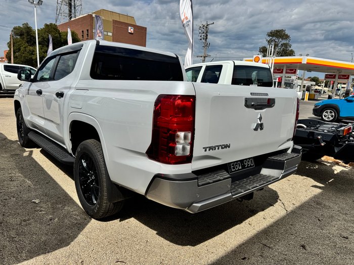 2025 MITSUBISHI Triton GLX-R