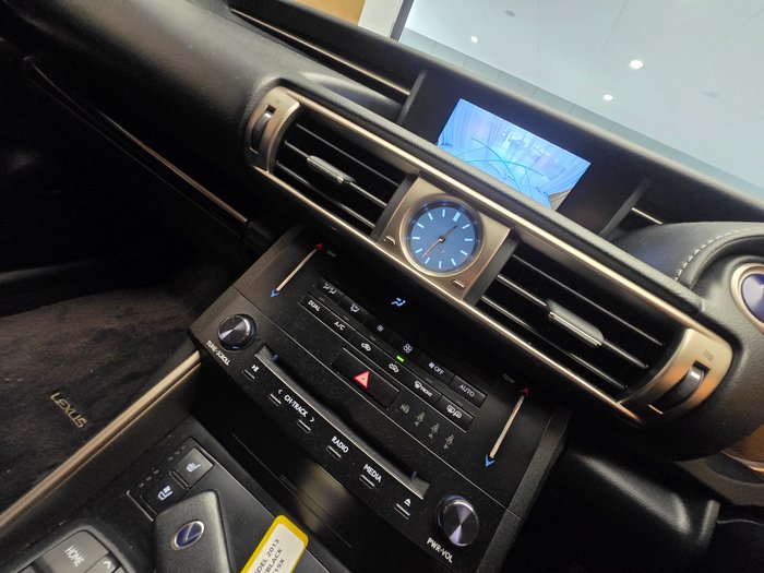 2013 Lexus IS300h Luxury 2.5L Hybrid Continuously variable Sedan