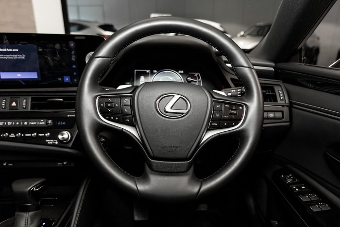 2025 Lexus ES300h Luxury 2.5L Hybrid Auto CVT Sedan