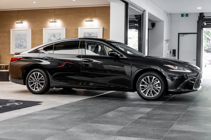 2025 Lexus ES300h Luxury 2.5L Hybrid Auto CVT Sedan