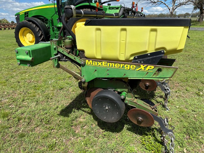 2009 JOHN DEERE  1720 MAXEMERGE XP