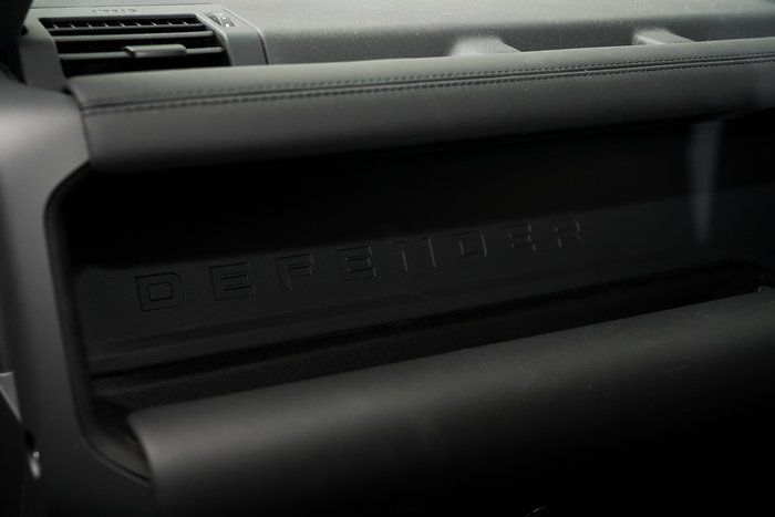 2023 Land Rover Defender 110 D300 X-Dynamic HSE