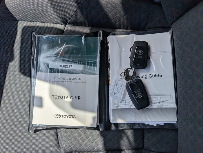2022 TOYOTA C-HR GXL
