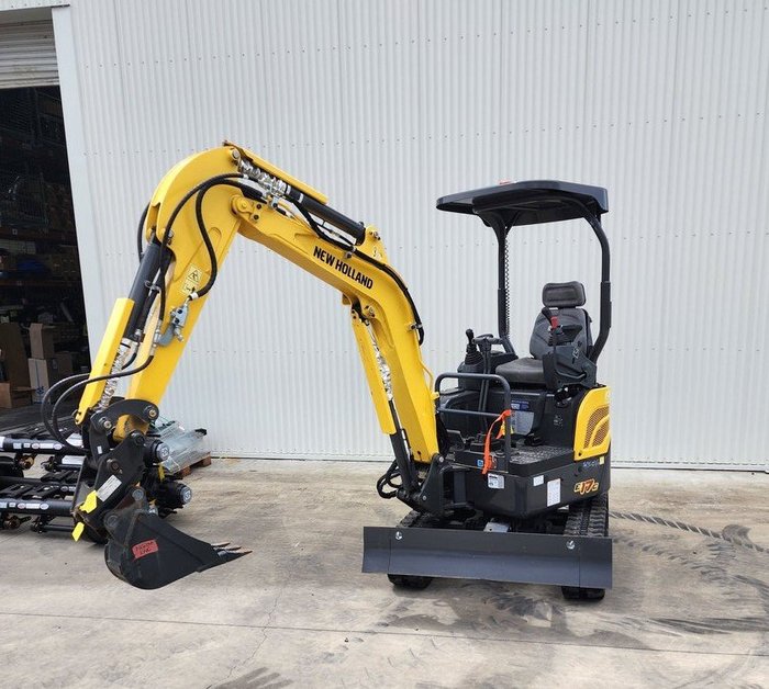NEW HOLLAND CONSTRUCTION EE17CC