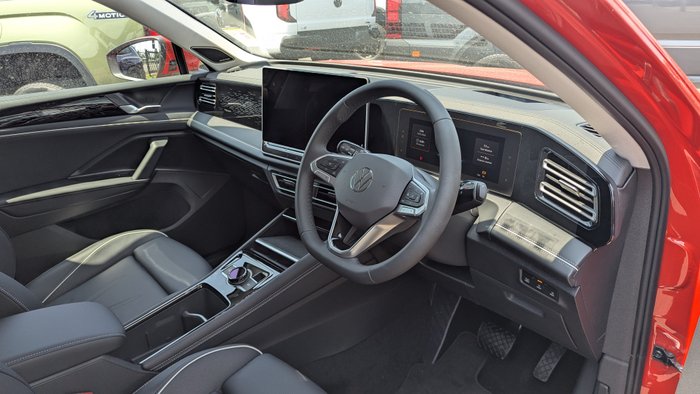 2025 VOLKSWAGEN Tiguan ELEGANCE