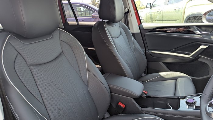 2025 VOLKSWAGEN Tiguan ELEGANCE