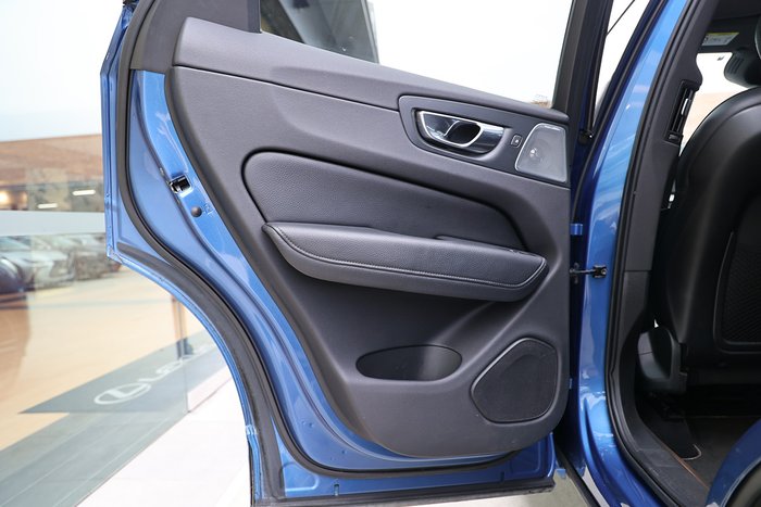 2018 Volvo XC60 T6 R-Design