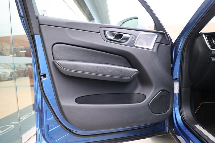 2018 Volvo XC60 T6 R-Design