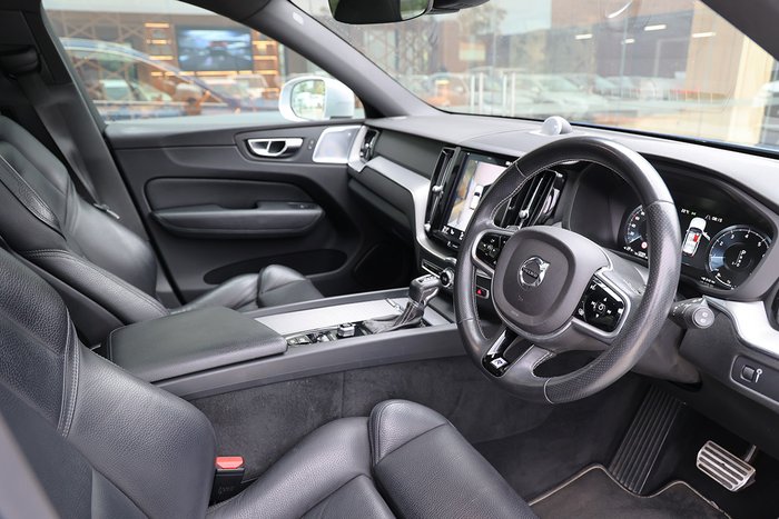 2018 Volvo XC60 T6 R-Design