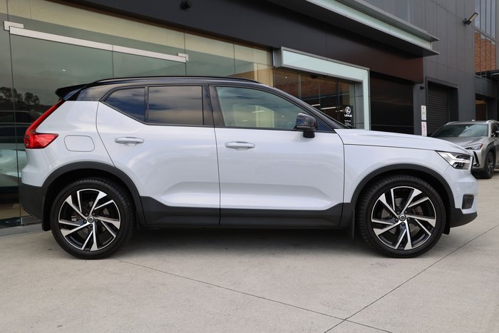 2021 Volvo XC40 T5 R-Design