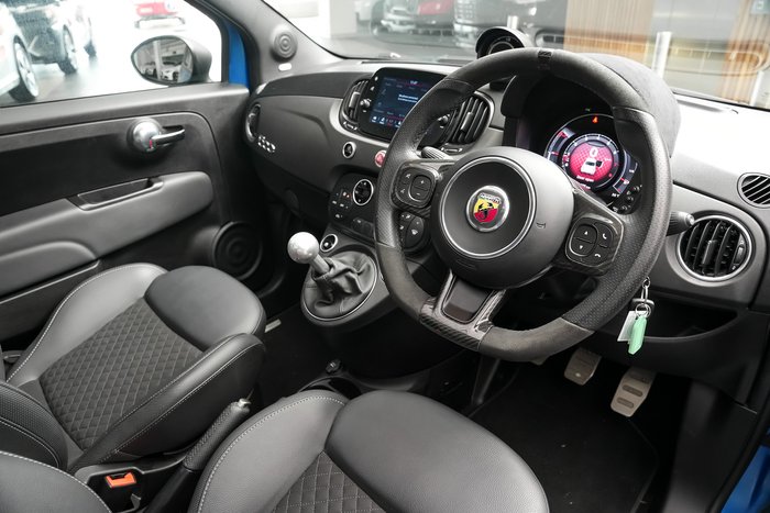 2023 Abarth 695 Competizione