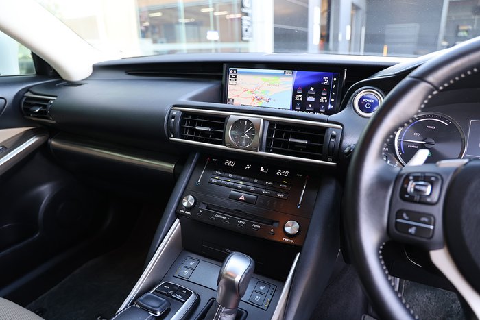 2017 Lexus IS300h Luxury 2.5L Hybrid CVT Sedan