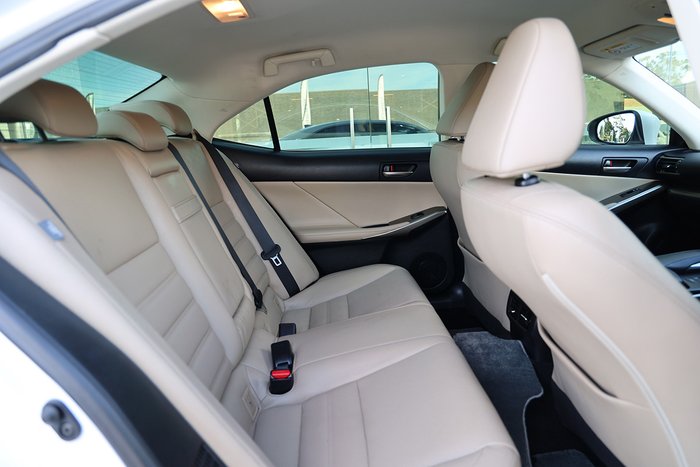 2017 Lexus IS300h Luxury 2.5L Hybrid CVT Sedan