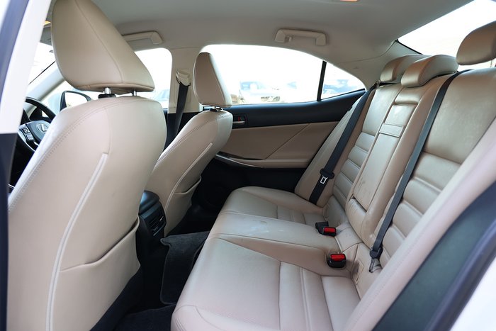 2017 Lexus IS300h Luxury 2.5L Hybrid CVT Sedan