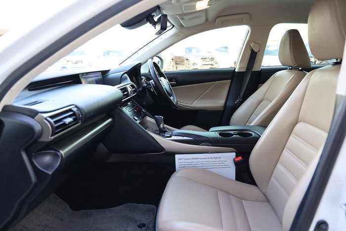 2017 Lexus IS300h Luxury 2.5L Hybrid CVT Sedan