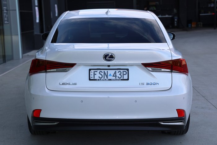 2017 Lexus IS300h Luxury 2.5L Hybrid CVT Sedan