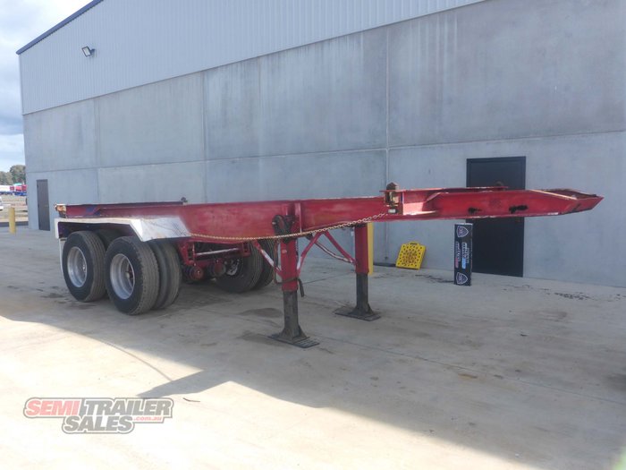 1990 Krueger 20FT Skel