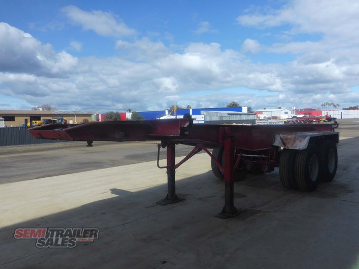 1990 Krueger 20FT Skel