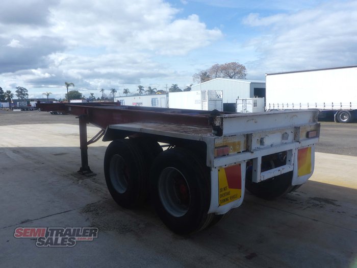 1990 Krueger 20FT Skel