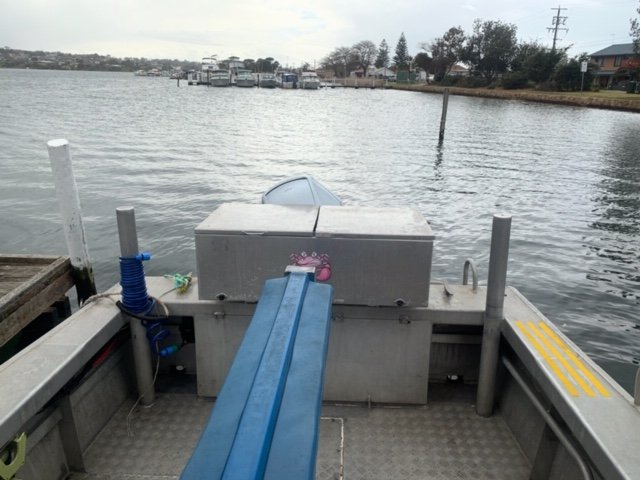 2000 COMMERCIAL CHARTER