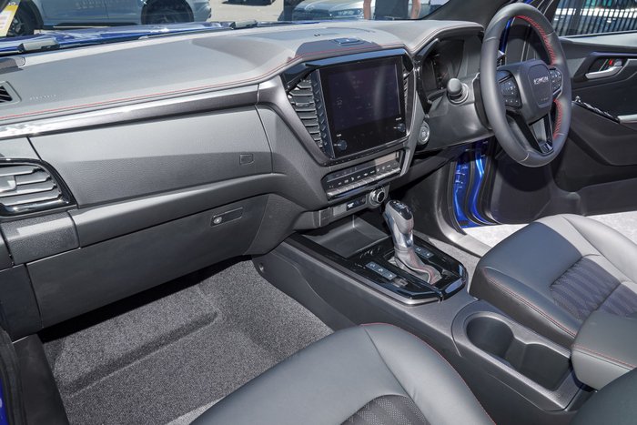 2025 Isuzu D-MAX X-TERRAIN