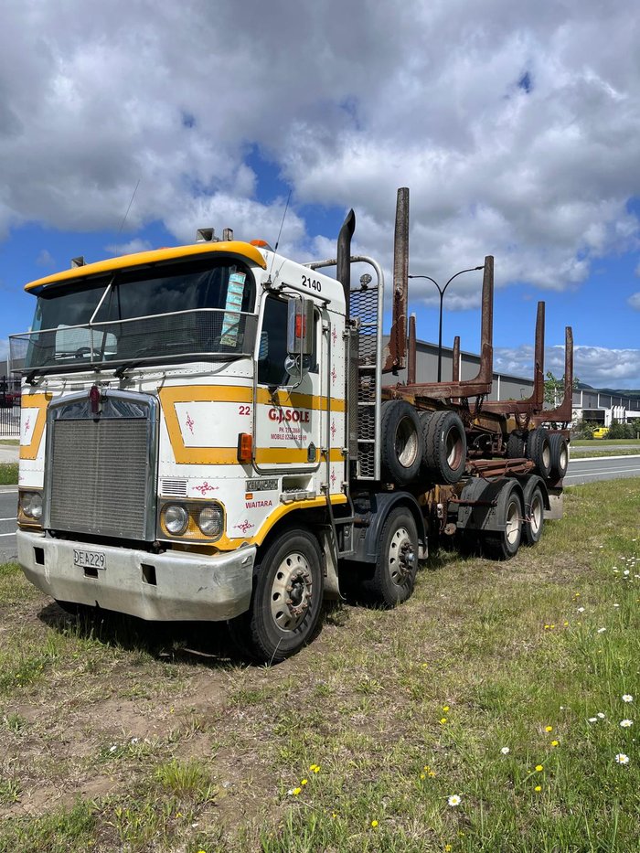 2003 Kenworth K104
