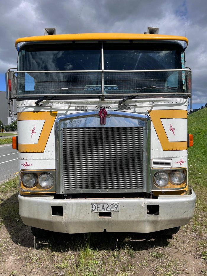 2003 Kenworth K104
