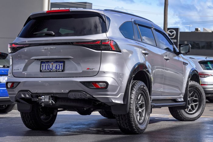2025 Isuzu MU-X X-TERRAIN