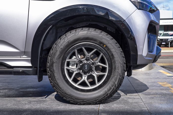 2025 Isuzu MU-X X-TERRAIN