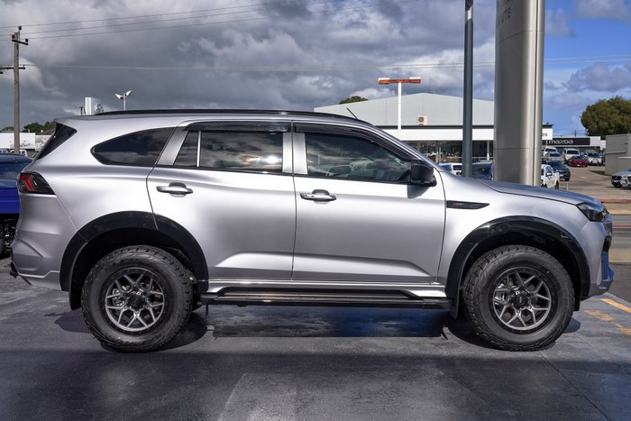 2025 Isuzu MU-X X-TERRAIN
